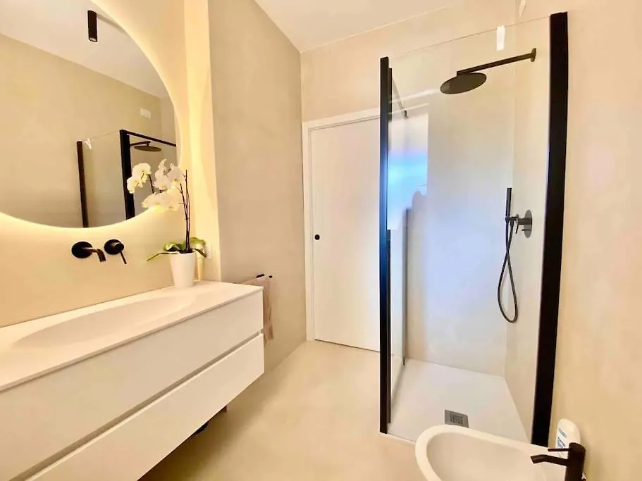 Appartamento Suite - Metropolitana Primaticcio M1 Milan 0*,  Italy